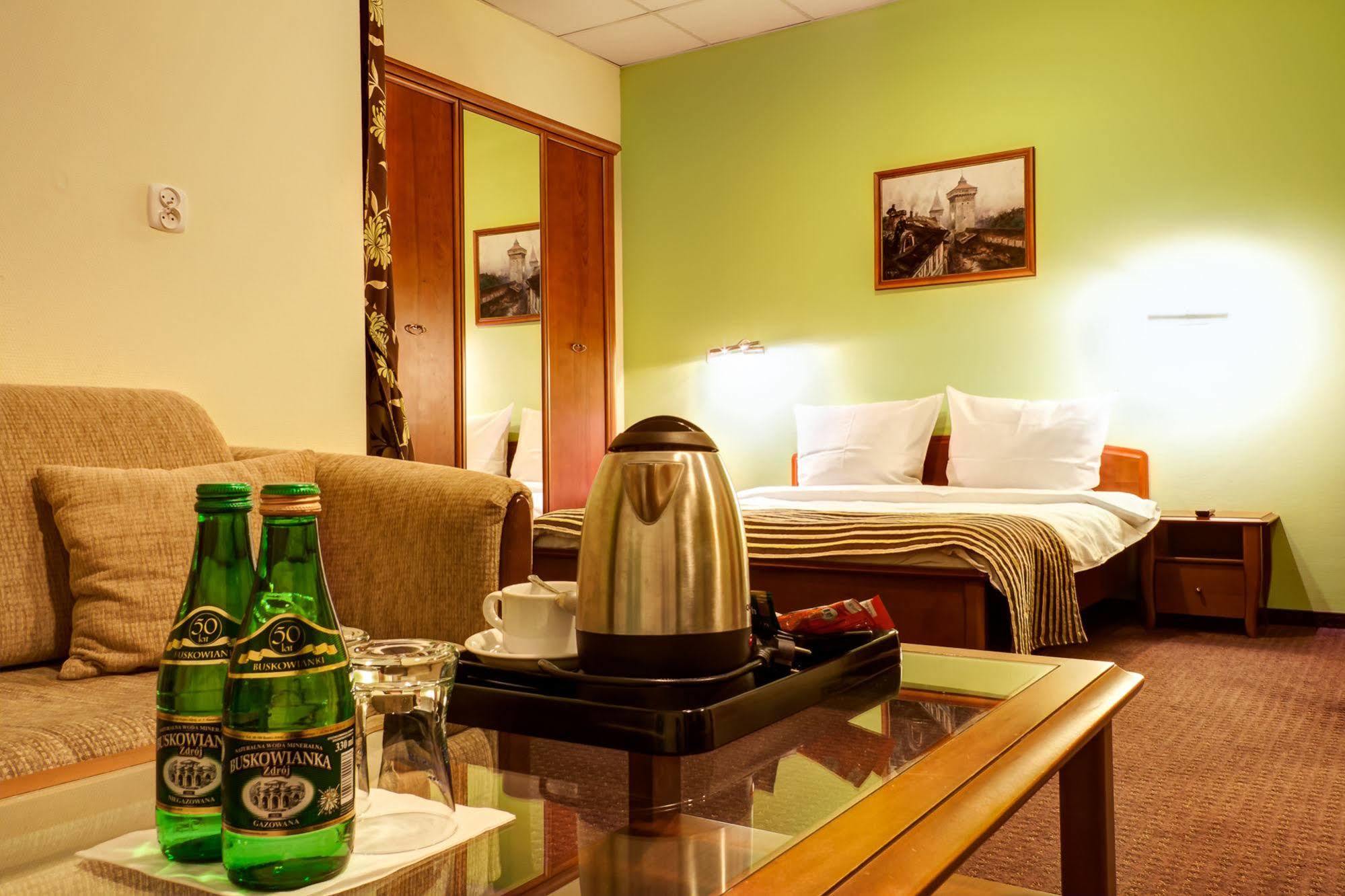 Hotel Aspel كراكوفيا المظهر الخارجي الصورة