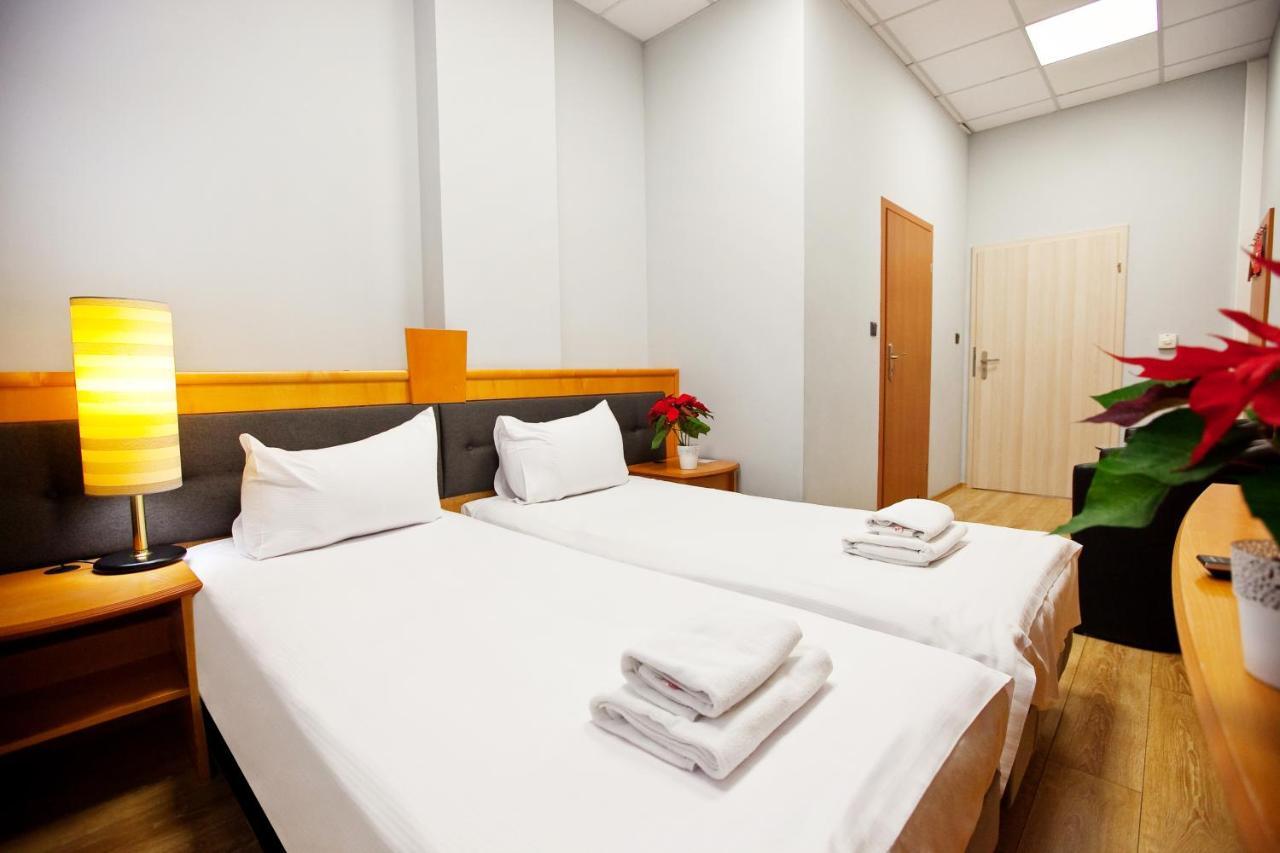 Hotel Aspel كراكوفيا المظهر الخارجي الصورة