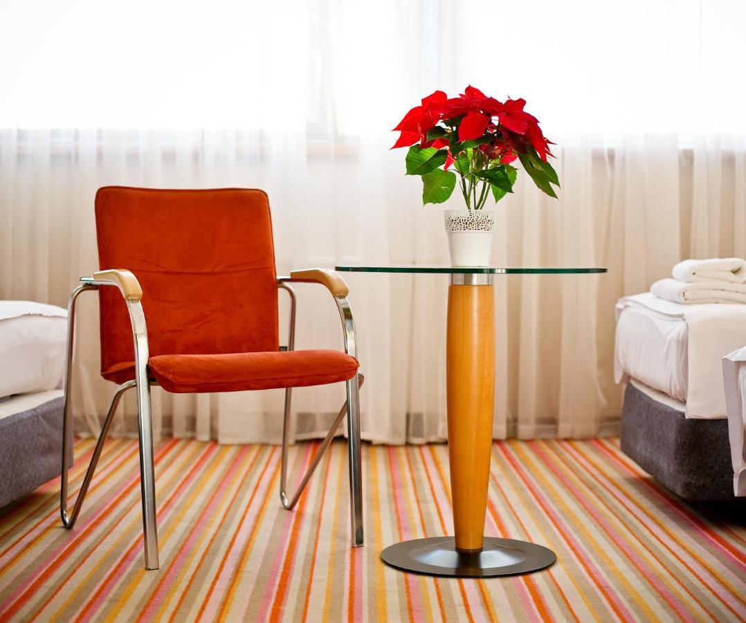 Hotel Aspel كراكوفيا المظهر الخارجي الصورة
